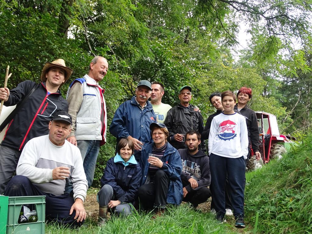 Farm Stay Frank Ozmec Wine And Glamping Estate Ljutomer Bagian luar foto